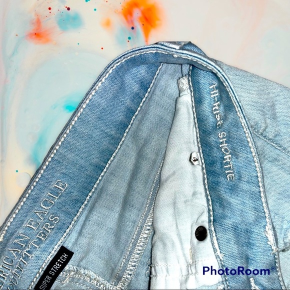 American Eagle Distressed Hi-Rise Shortie - Picture 3 of 3